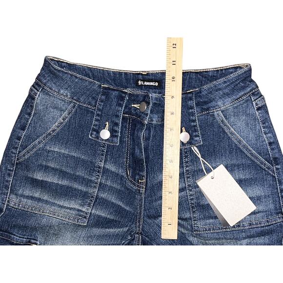 NWT Flap Pocket Mid-Rise Flared Jeans Small 28"x30" - Picture 3 of 7